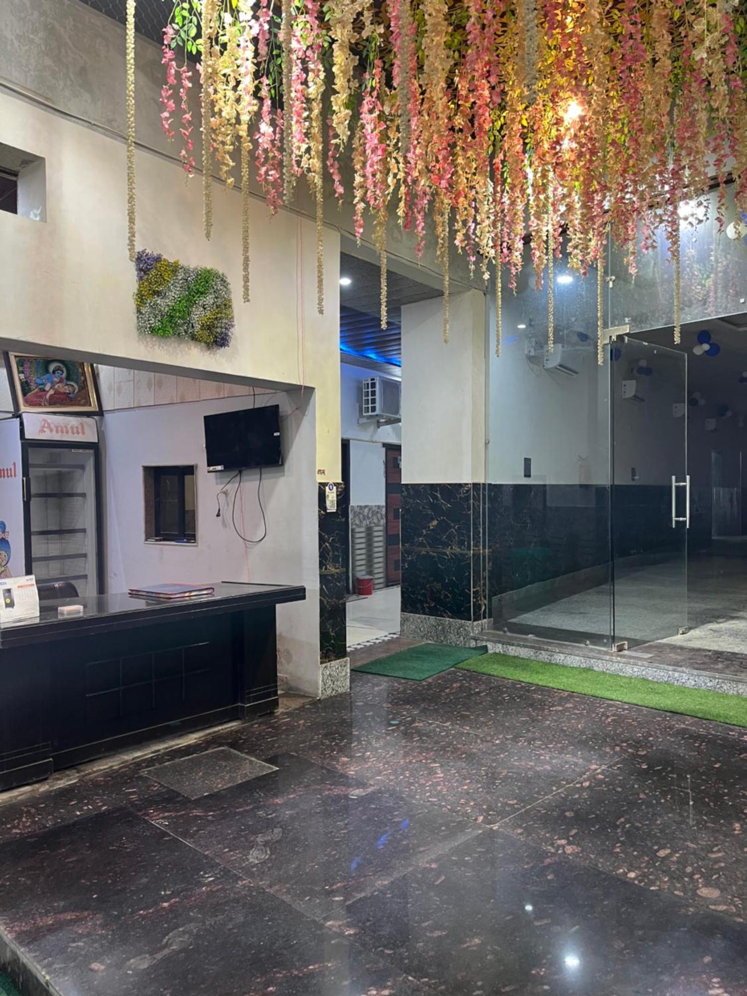 G&G Palace Vrindāvan 外观 照片