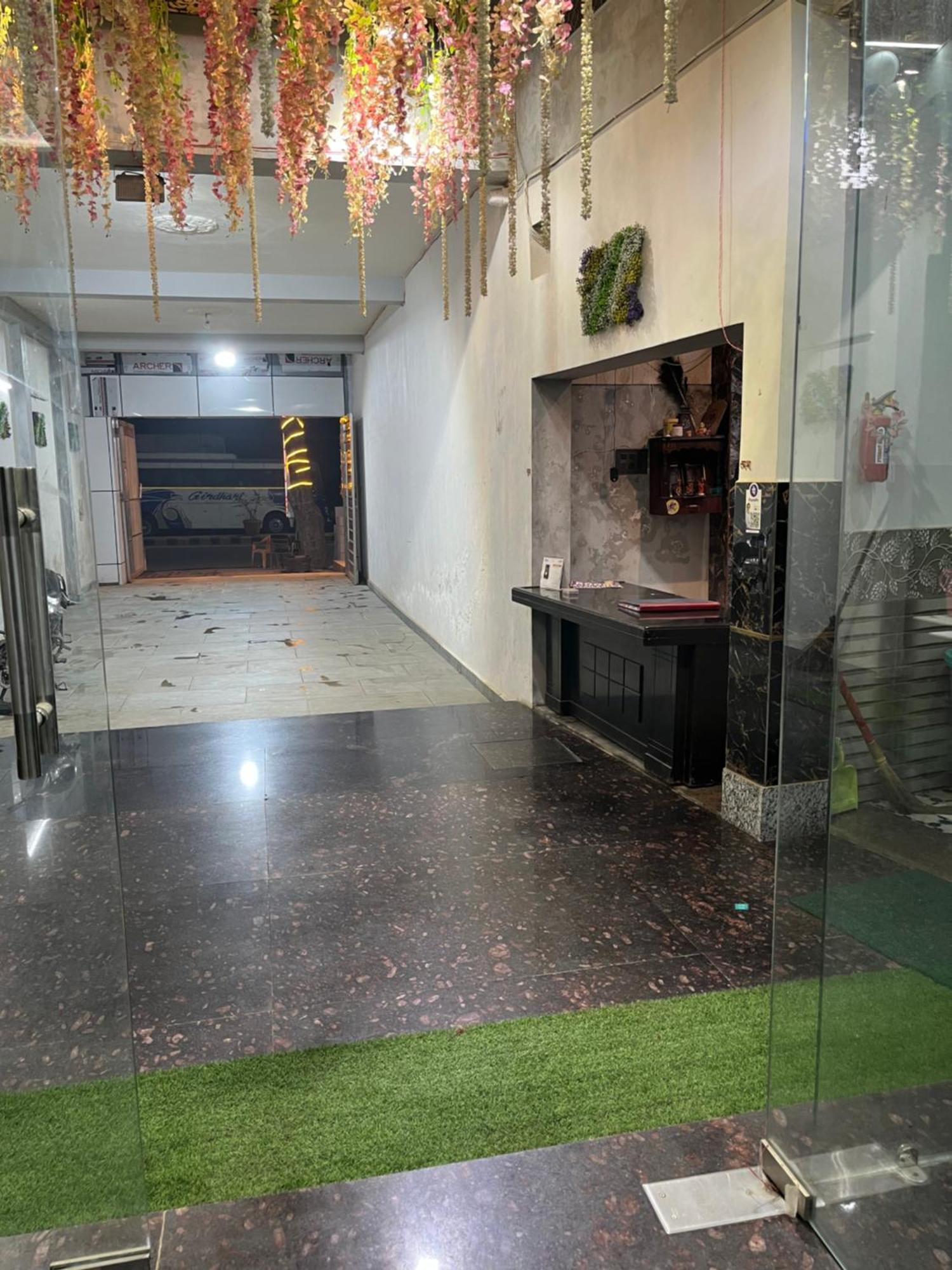 G&G Palace Vrindāvan 外观 照片